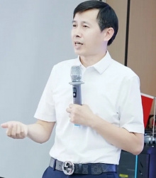 湖北省第十四屆人民代表大會(huì)監(jiān)察和司法委員會(huì)委員、中韜華益財(cái)稅集團(tuán)創(chuàng)始人易坤山